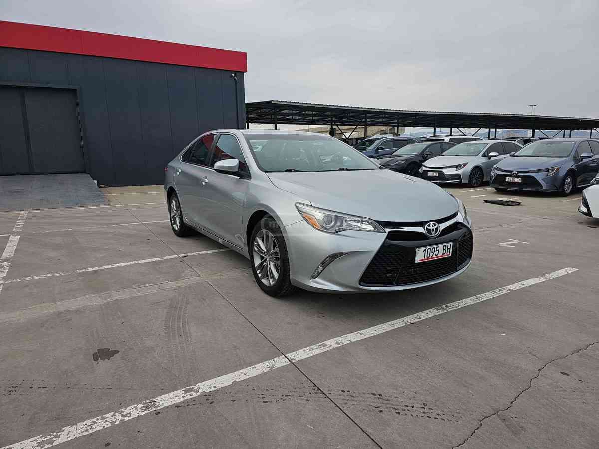 Toyota Camry - фото 3