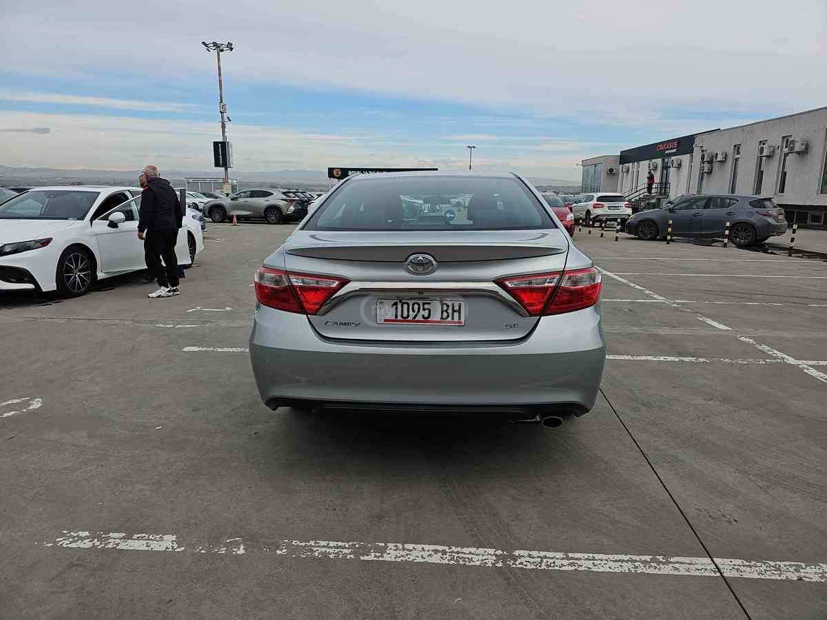 Toyota Camry - фото 5