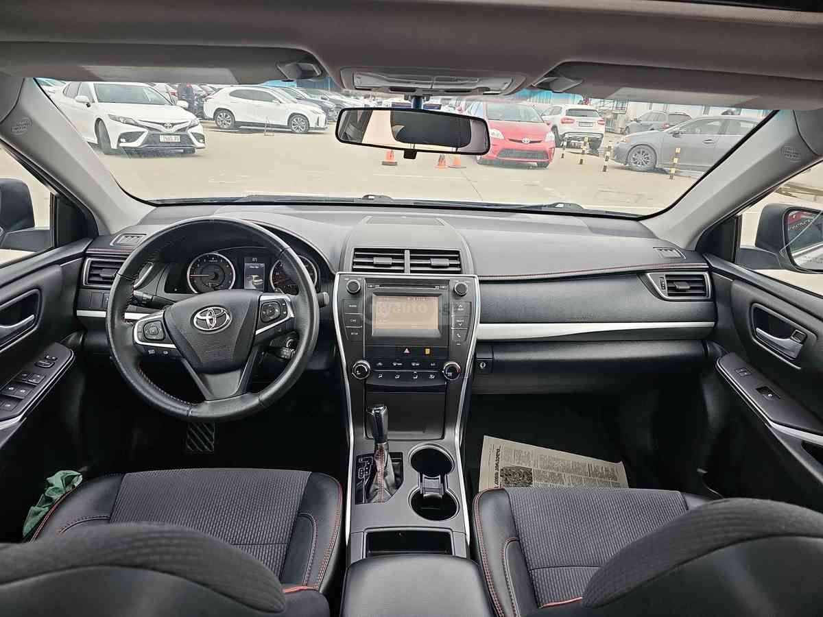 Toyota Camry - фото 8