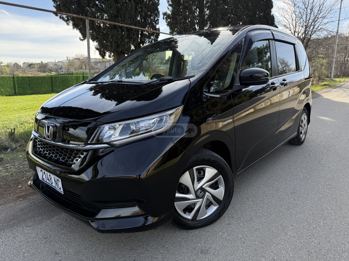 Honda Freed - фото 1