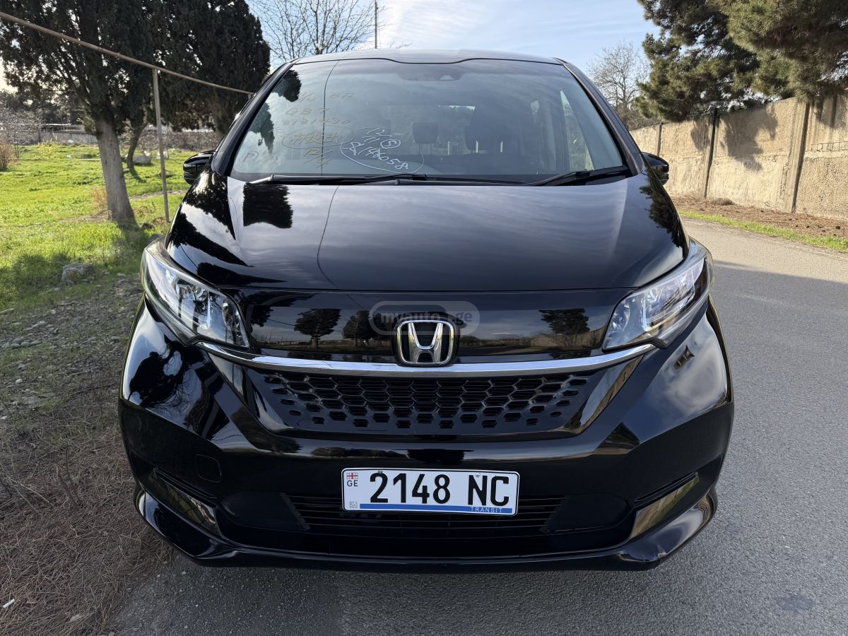 Honda Freed - фото 2