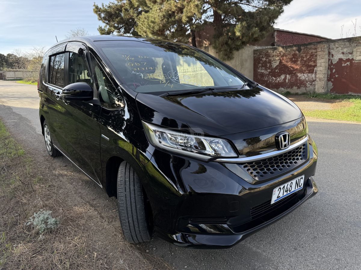 Honda Freed - фото 3