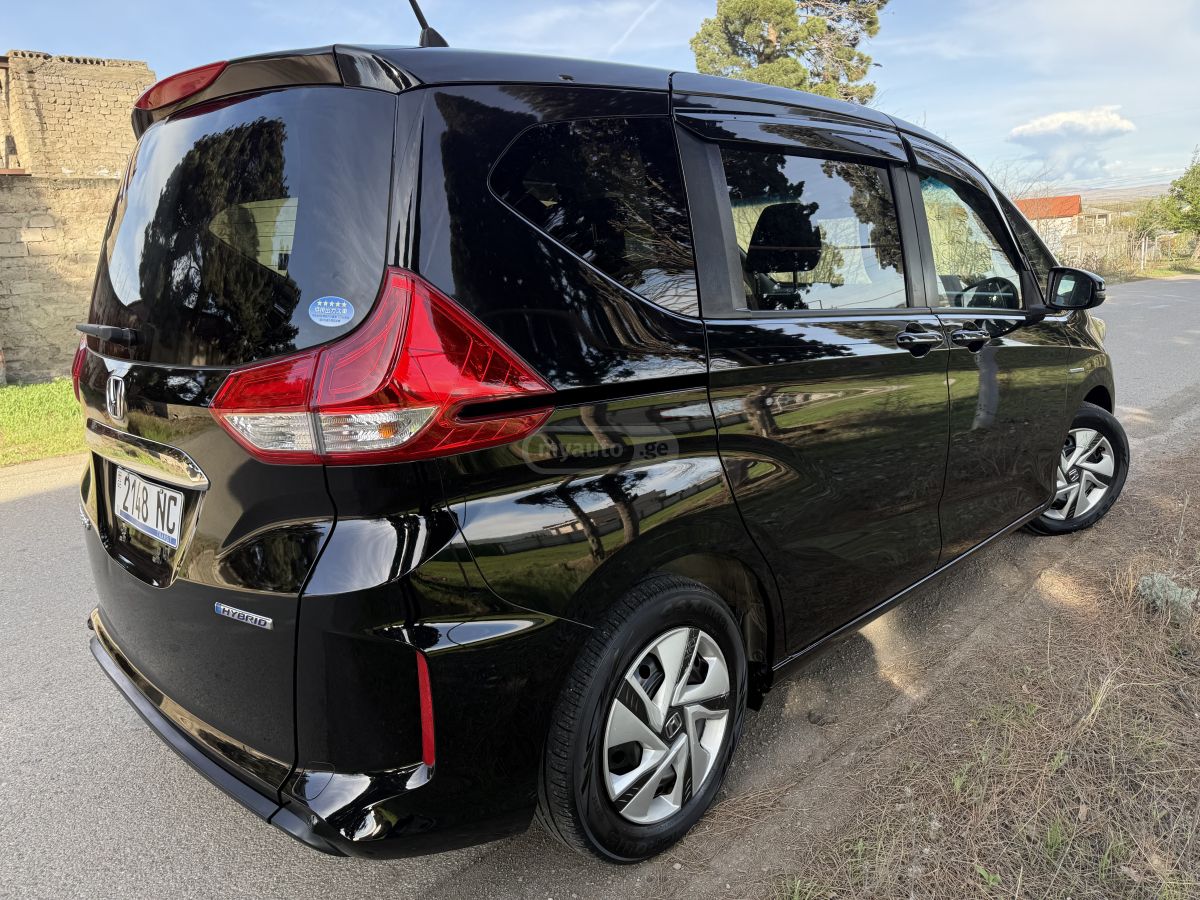 Honda Freed - фото 4