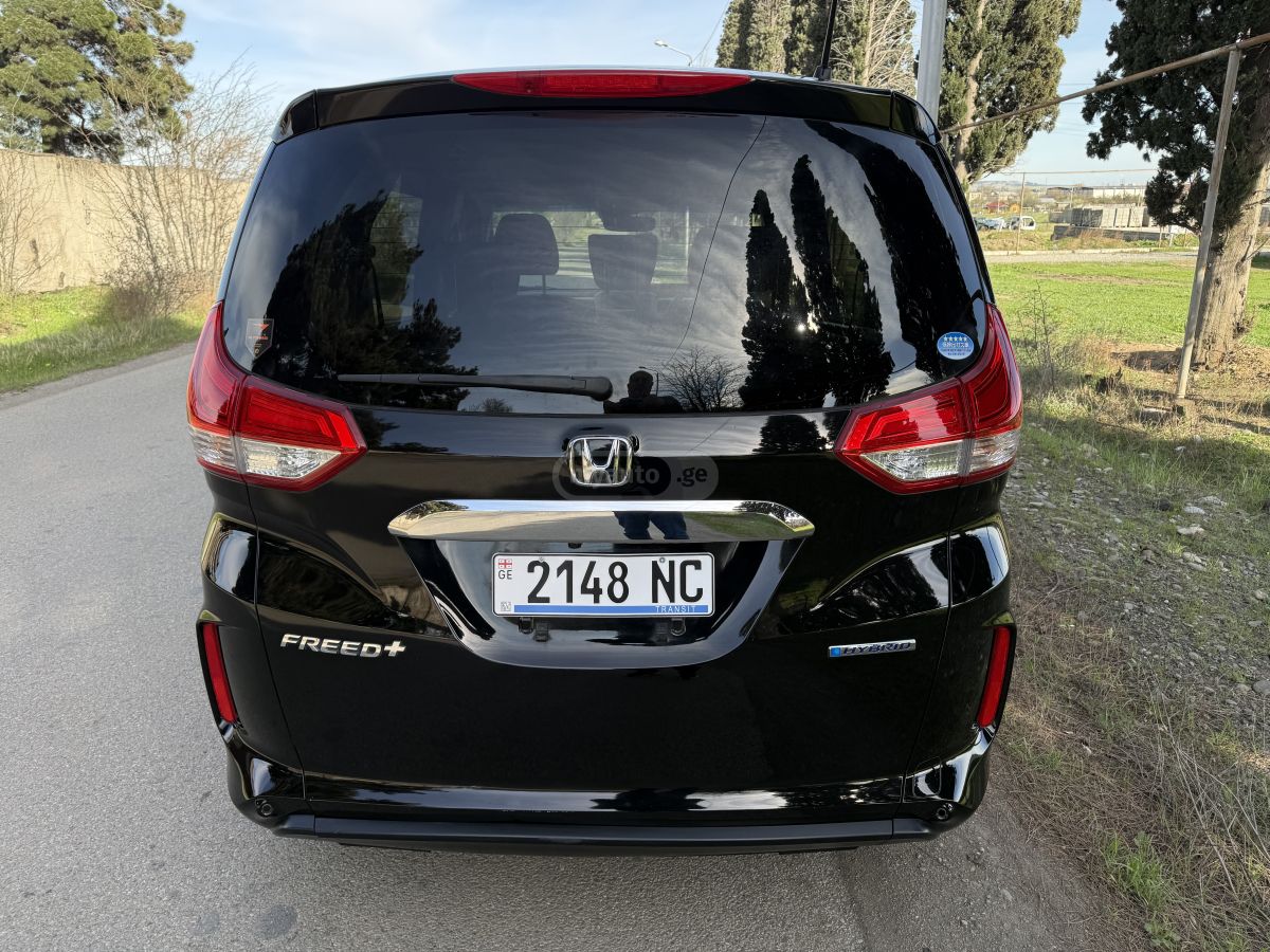 Honda Freed - фото 5