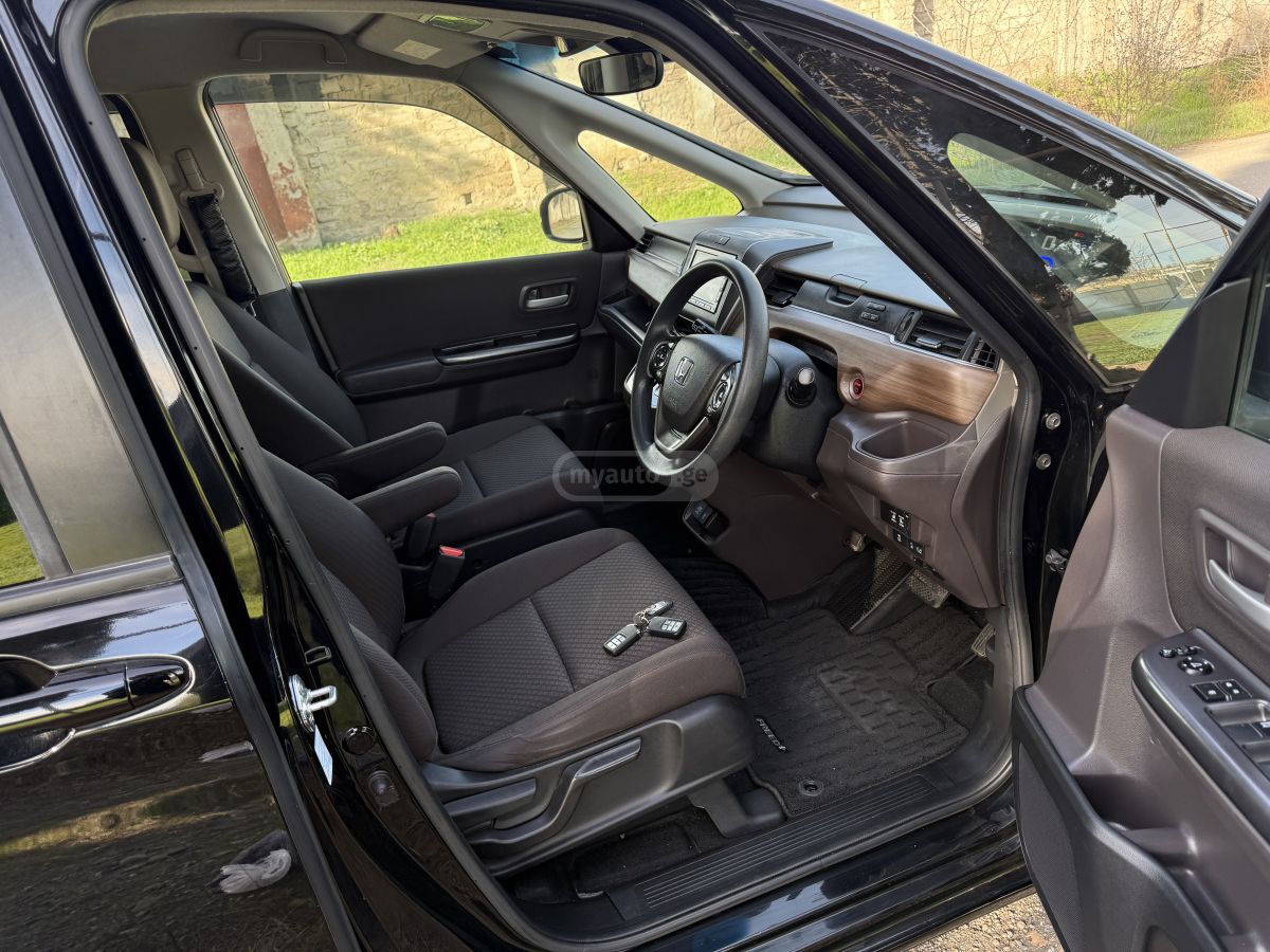 Honda Freed - фото 9