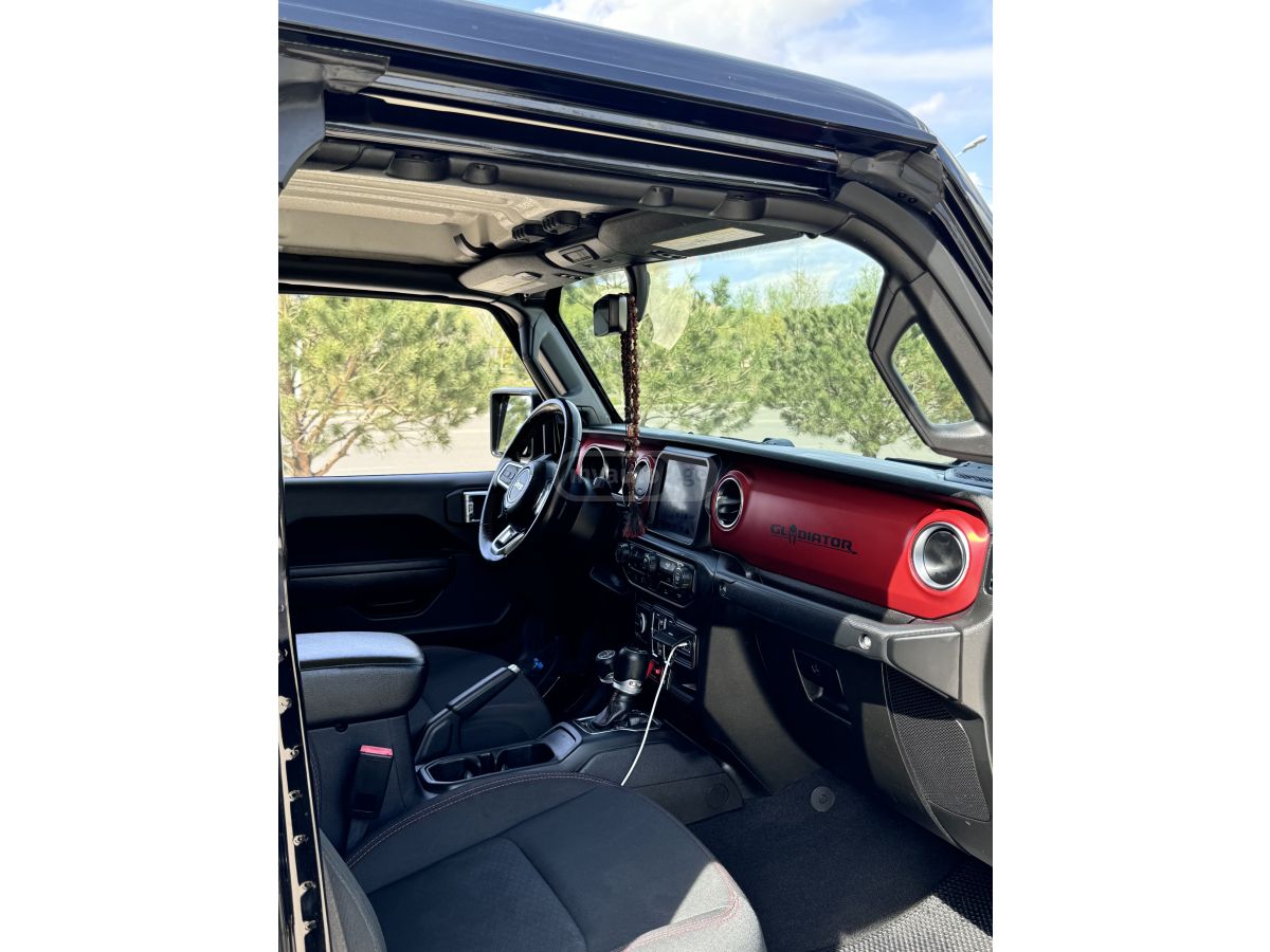 Jeep Gladiator - фото 14