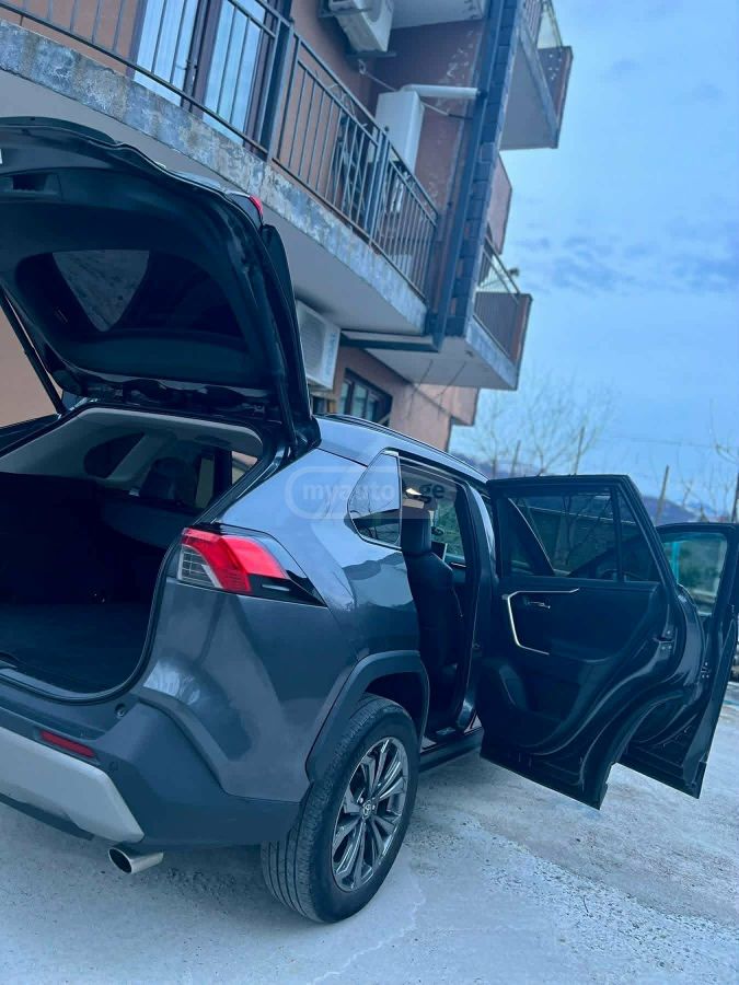 Toyota RAV 4 - фото 2