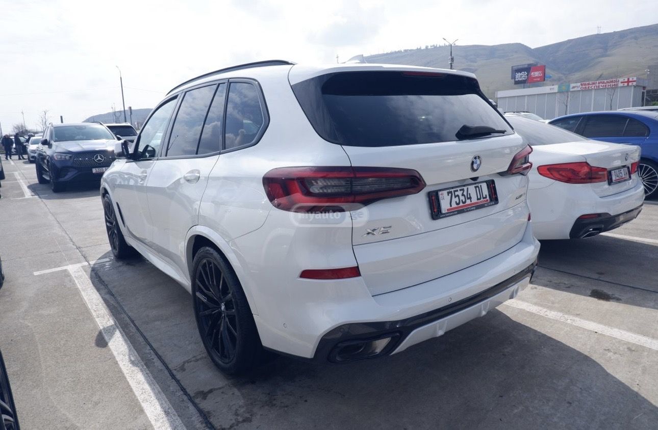 BMW X5 - фото 5