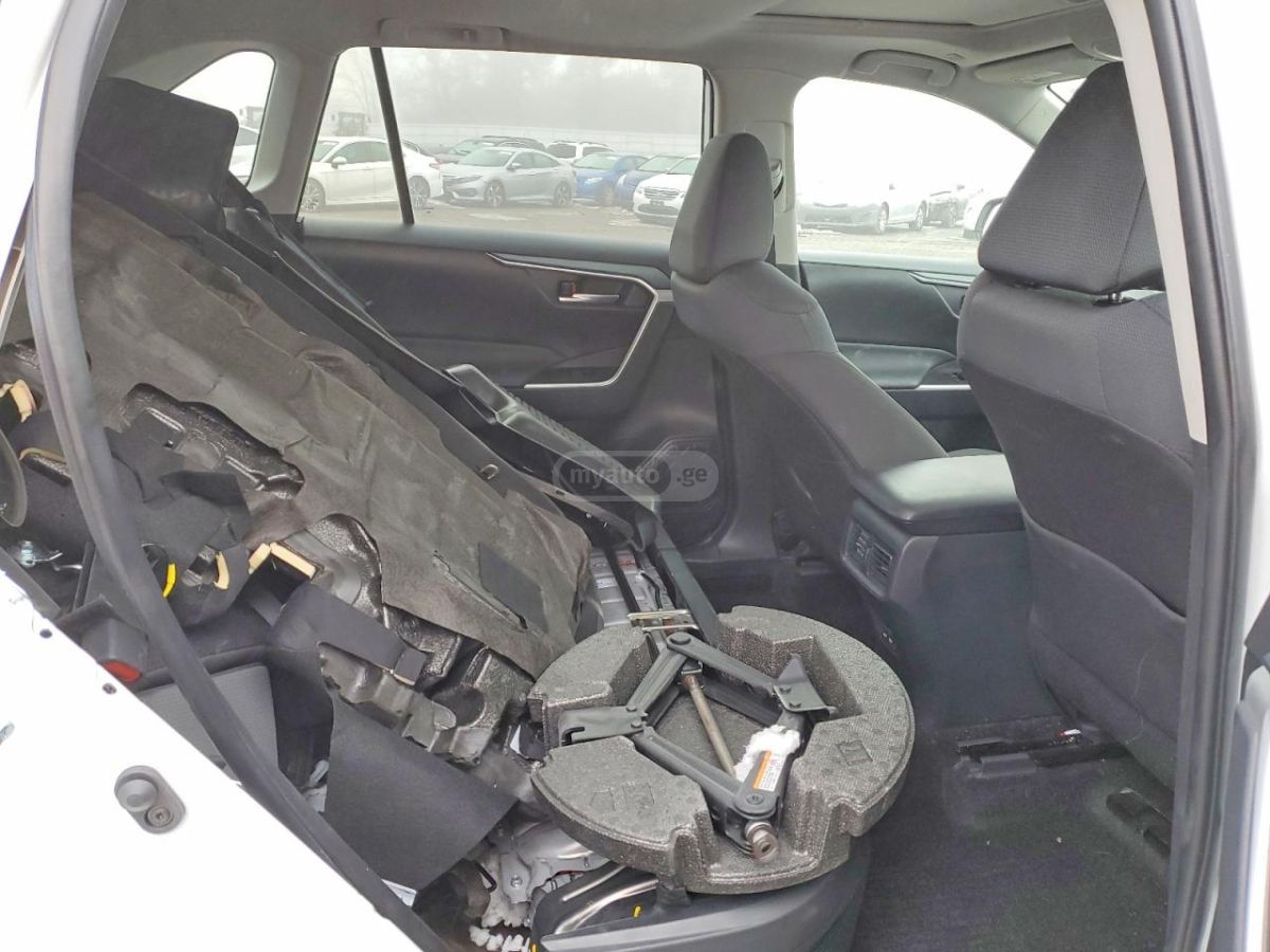 Toyota XLE — миниатюра 10