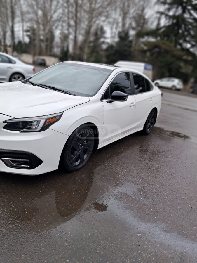 Subaru Legacy - фото 2