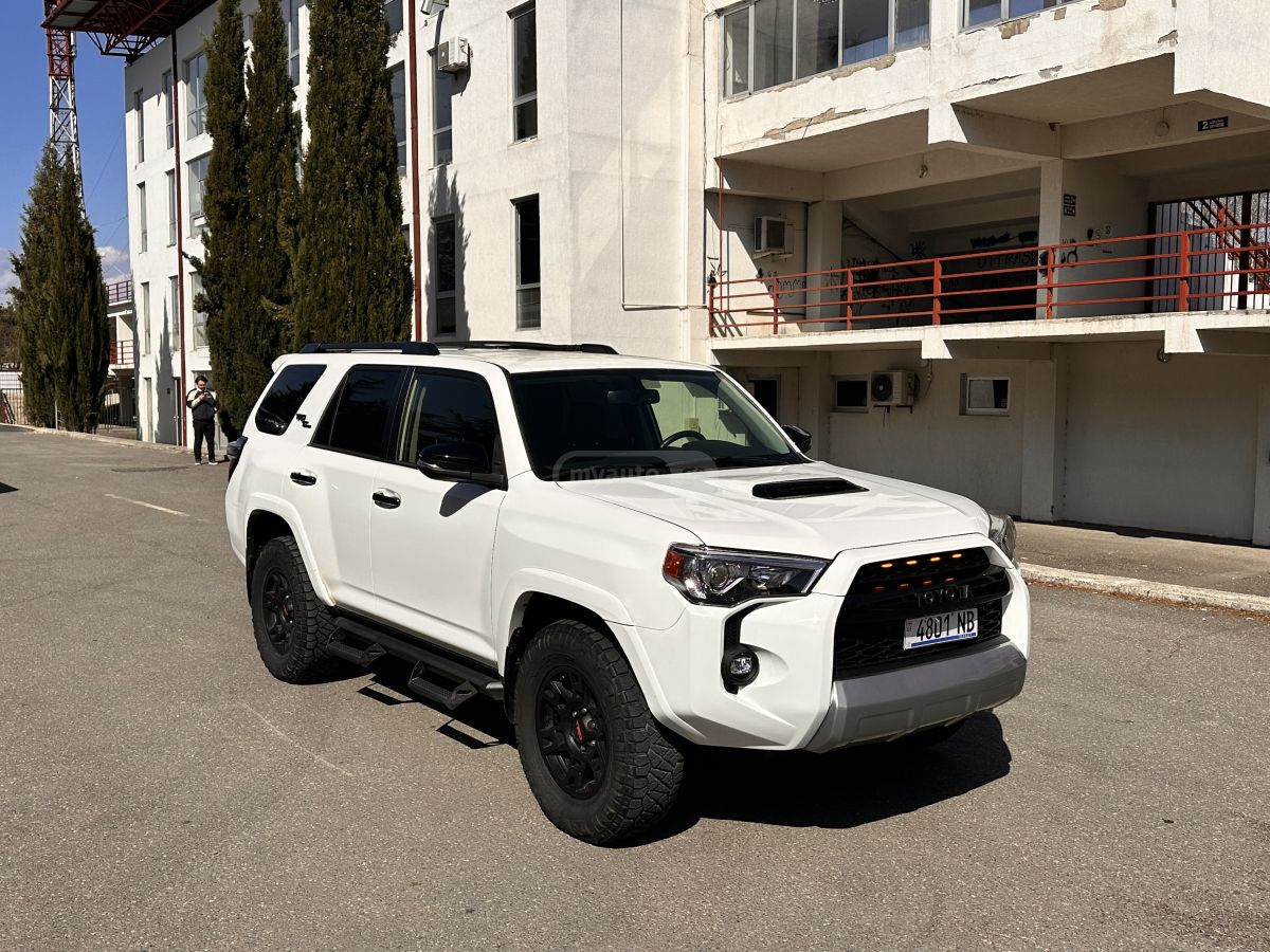 Toyota 4 Runner - фото 3