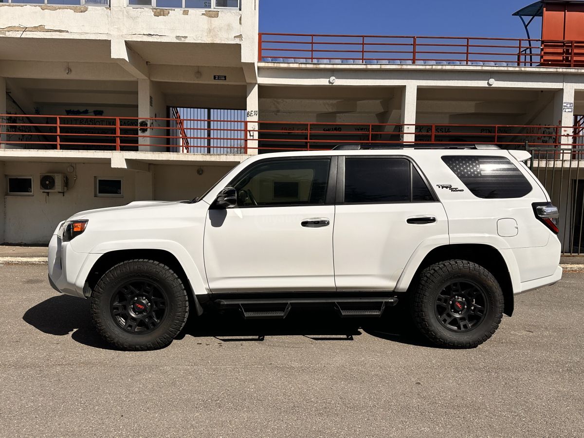 Toyota 4 Runner - фото 5