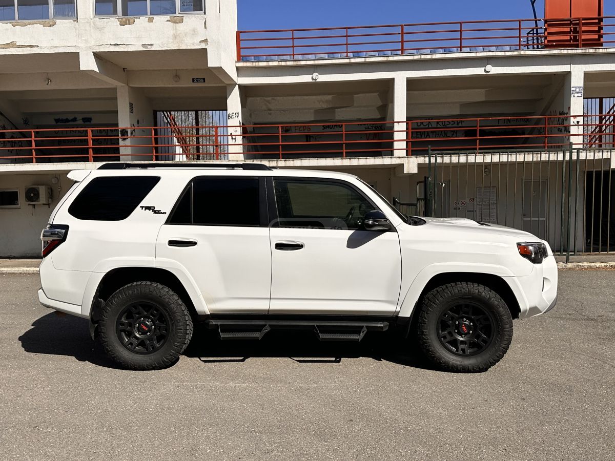 Toyota 4 Runner - фото 7