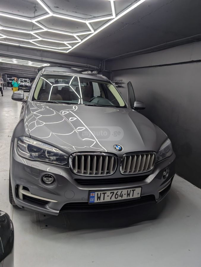 BMW X5 - фото 1