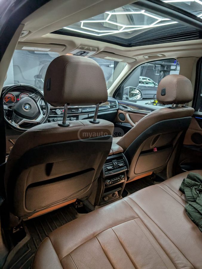 BMW X5 - фото 8