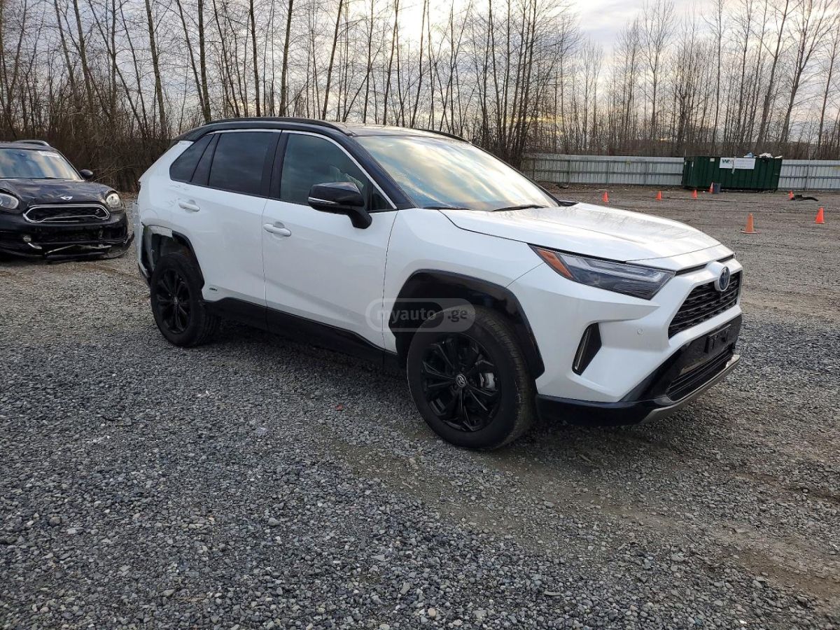 Toyota XSE HYBRID — миниатюра 2