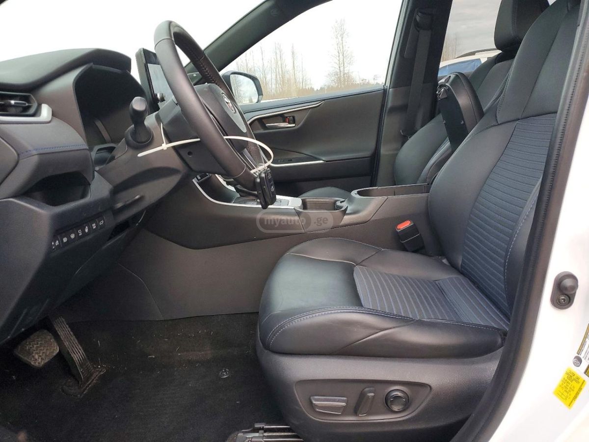 Toyota XSE HYBRID — миниатюра 9