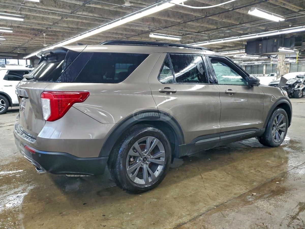 Ford Limited 4dr 4x4 Automatic — миниатюра 7