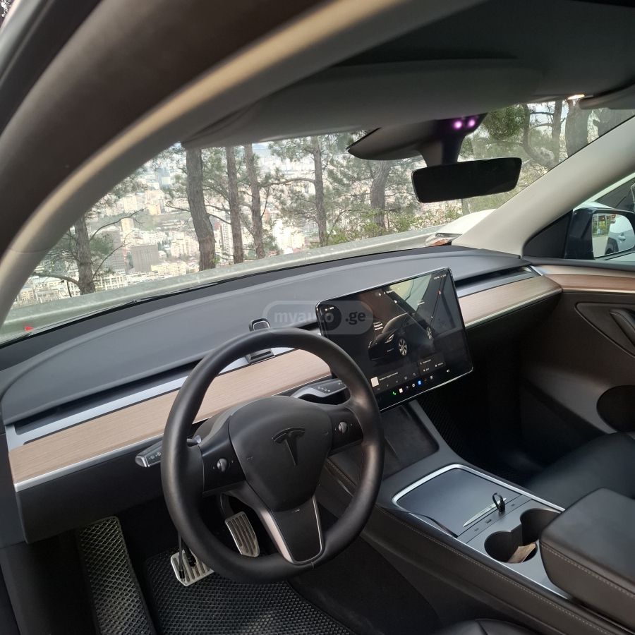Tesla Model Y - фото 4