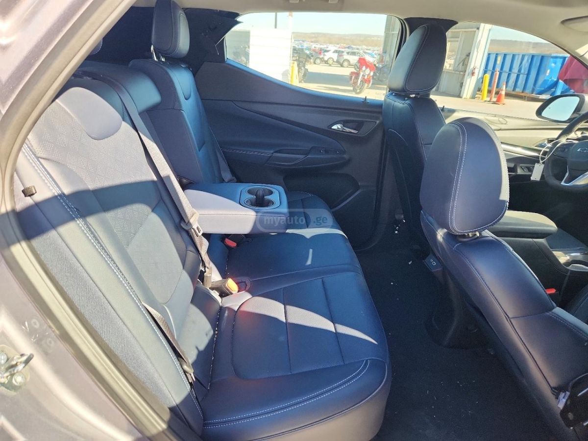 Chevrolet Bolt EUV - фото 9