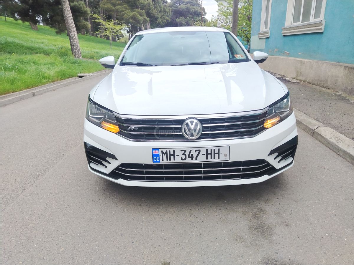 Volkswagen Passat - фото 1