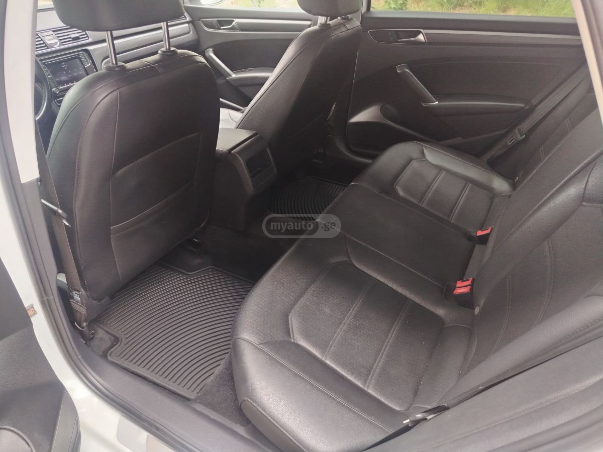 Volkswagen Passat - фото 12