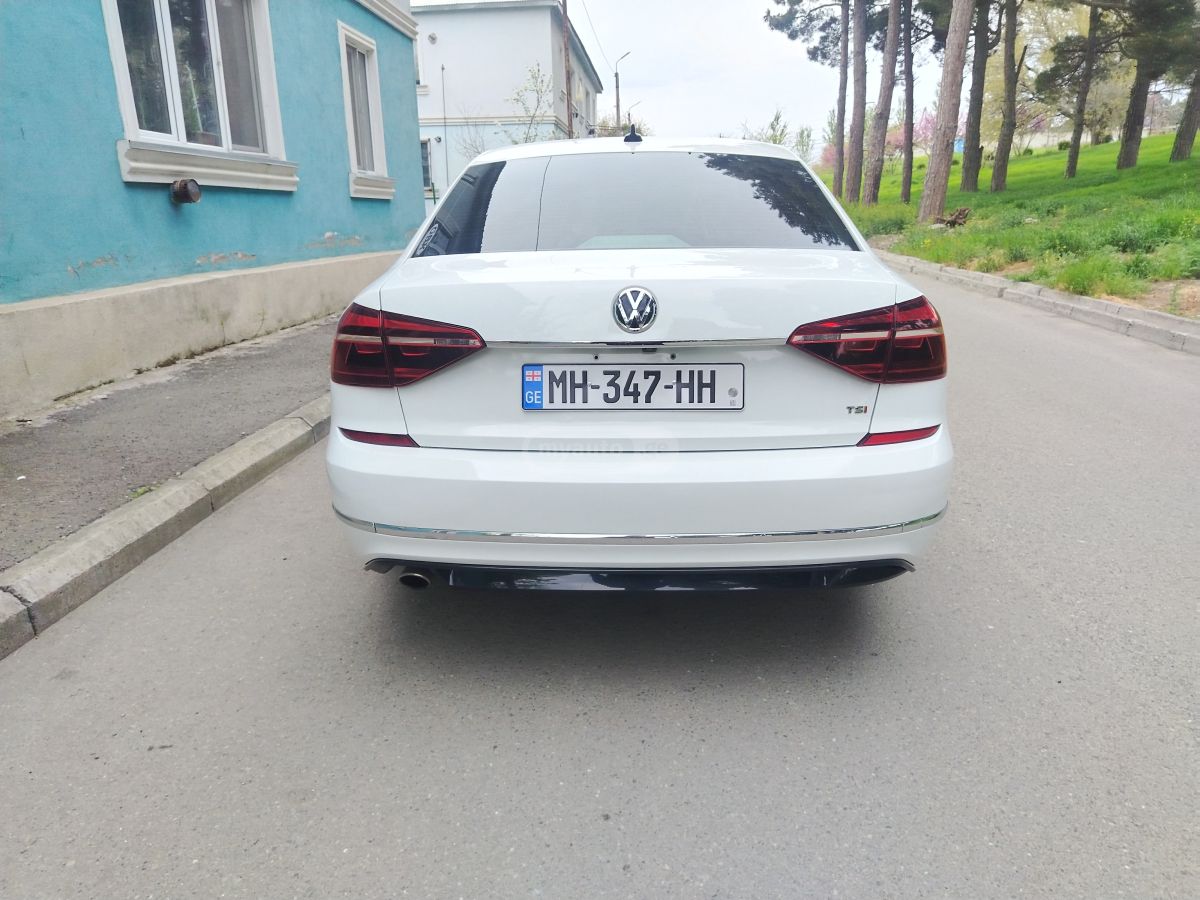 Volkswagen Passat - фото 6