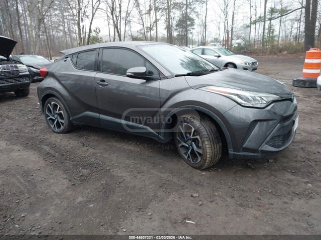 Toyota CHR - фото 1