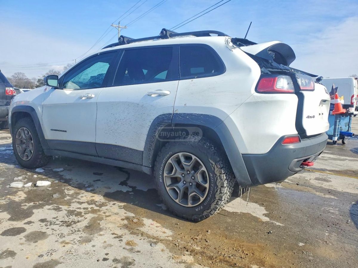 Jeep Cherokee - фото 2