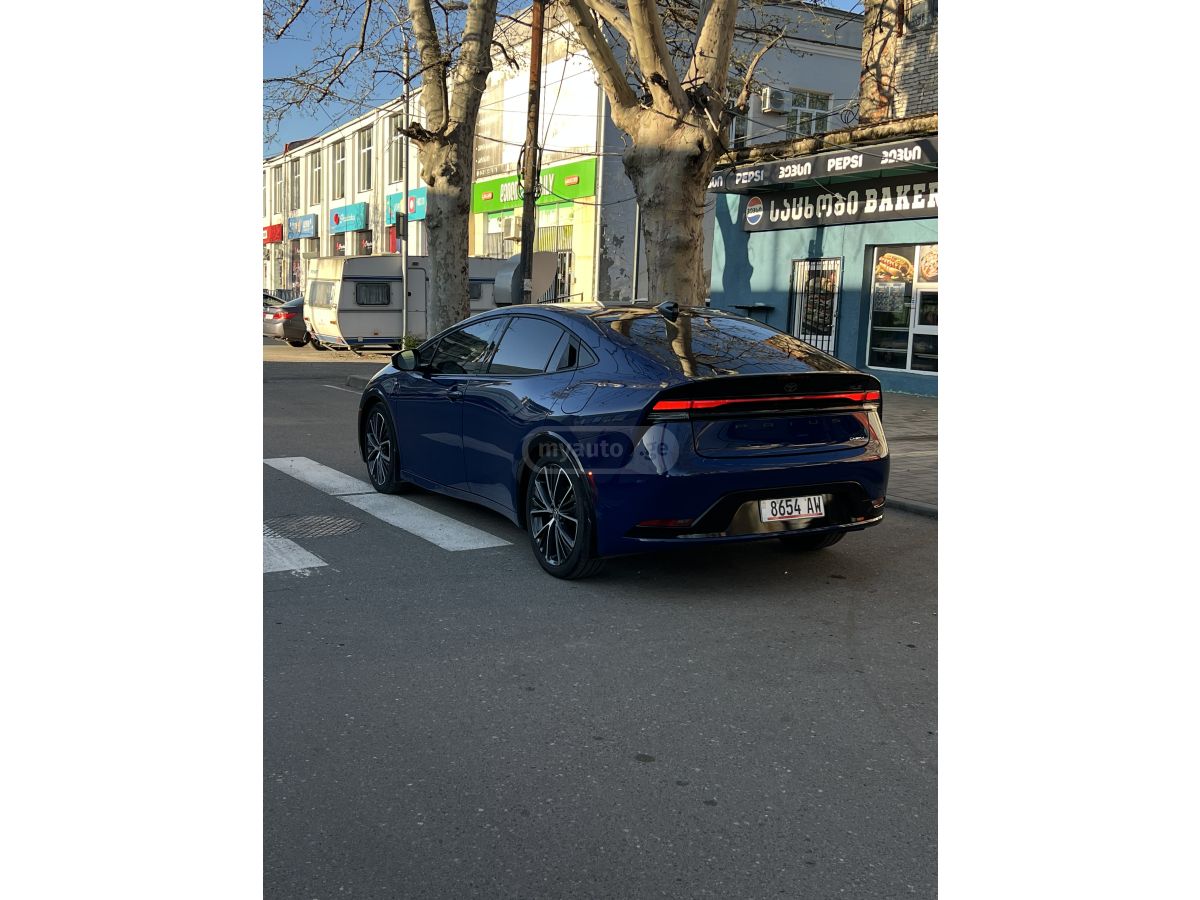 Toyota Prius - фото 3