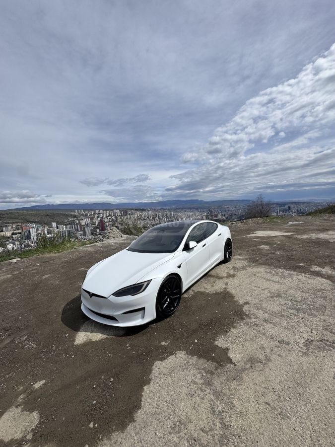 Tesla Model S 2022 — фото 2 купить в Москве