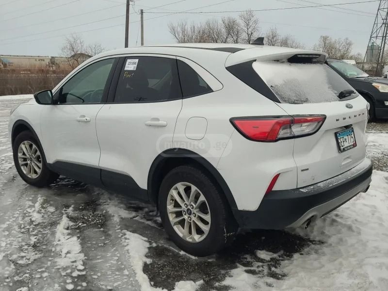 Ford Escape - фото 7