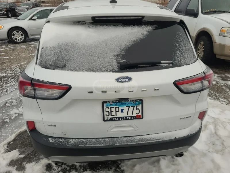 Ford Escape - фото 8