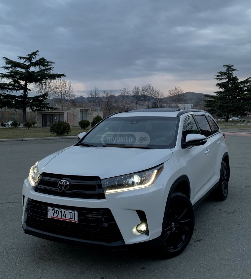 Toyota Highlander - фото 2