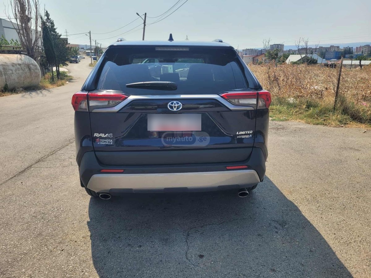 Toyota RAV 4 - фото 3