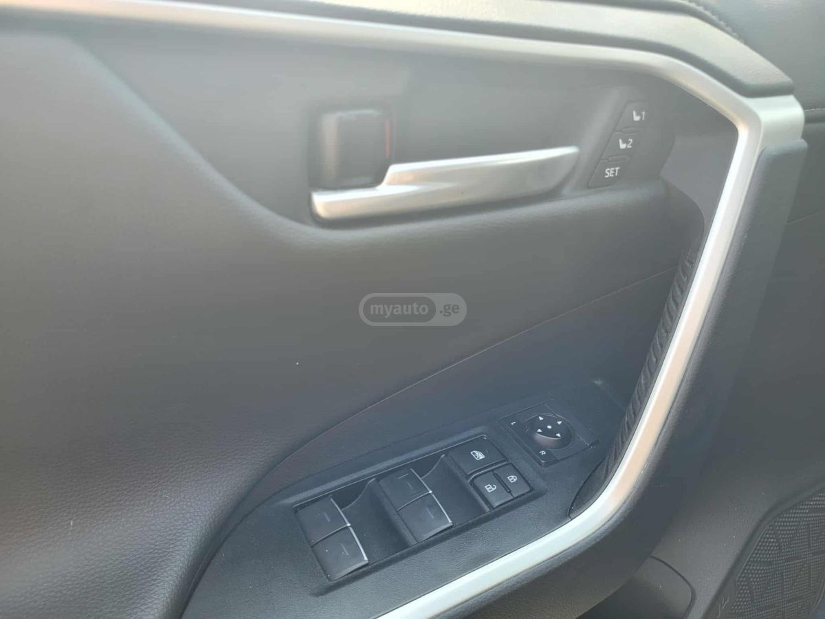 Toyota RAV 4 - фото 5