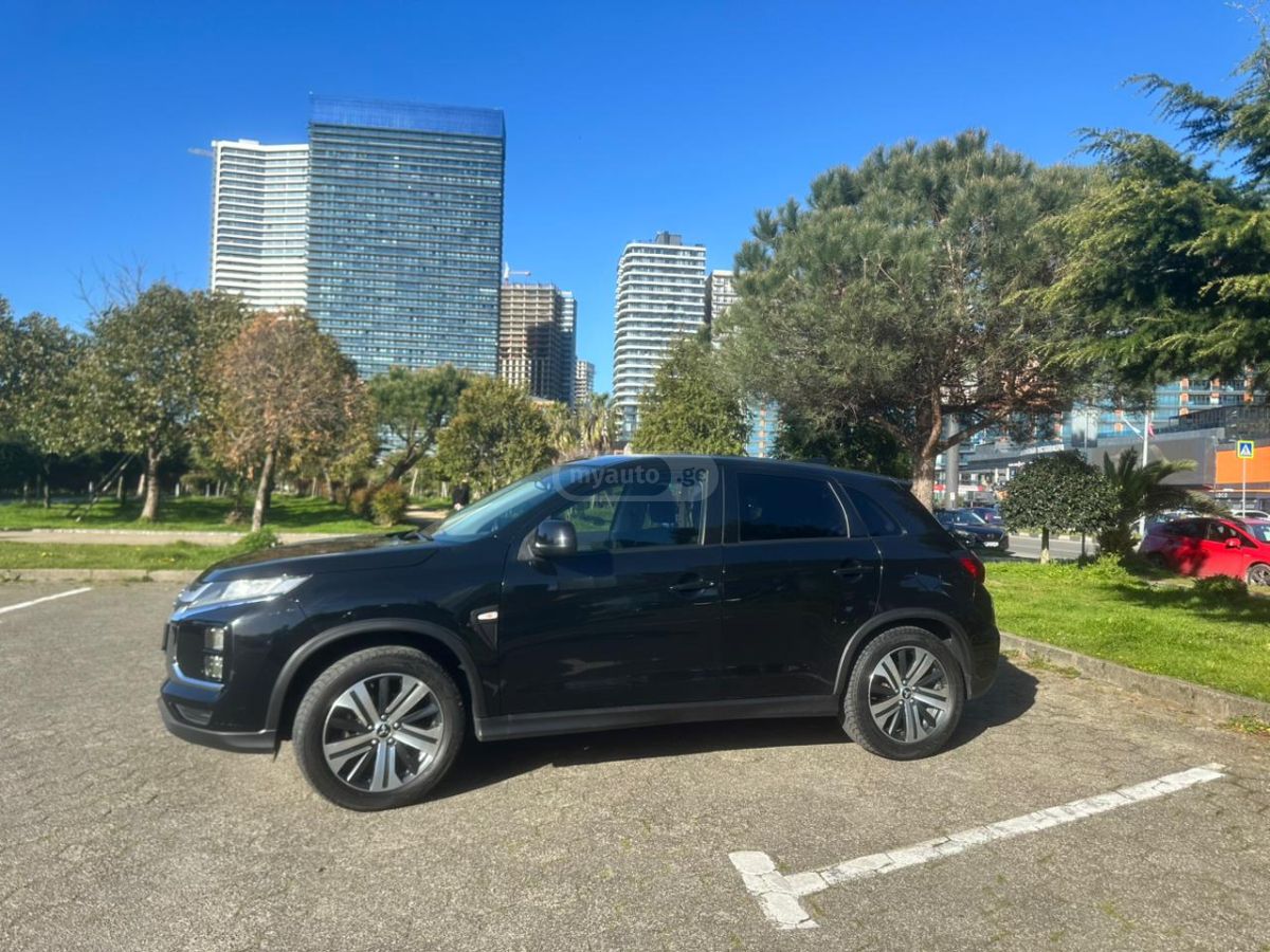Mitsubishi Outlander Sport - фото 2