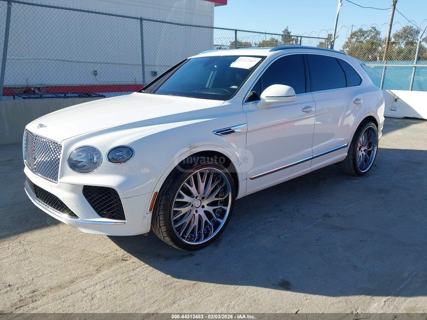 Bentley Bentayga - фото 1