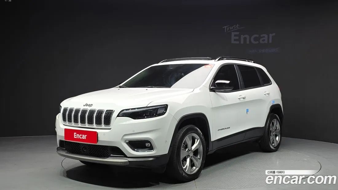 Jeep Cherokee - фото 1