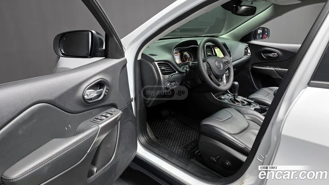 Jeep Cherokee - фото 10