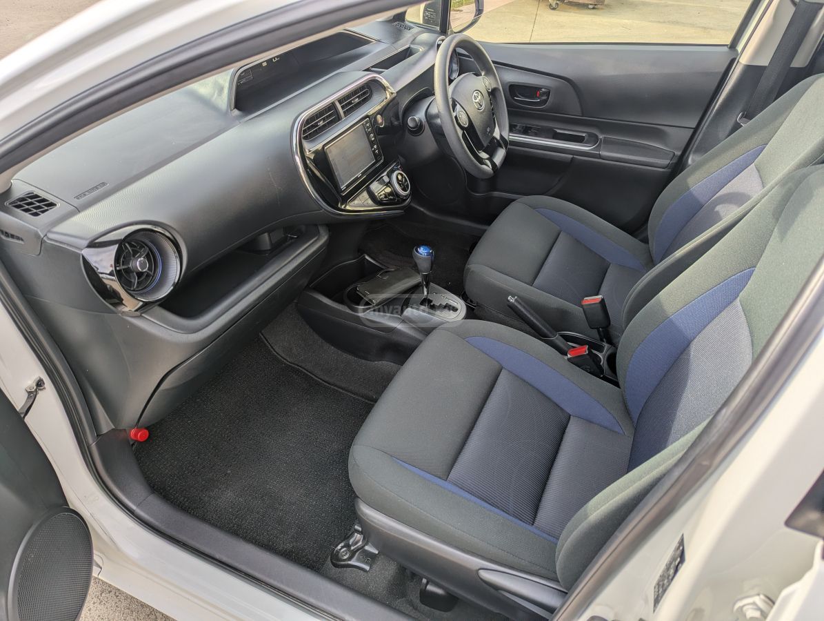 Toyota Aqua - фото 10