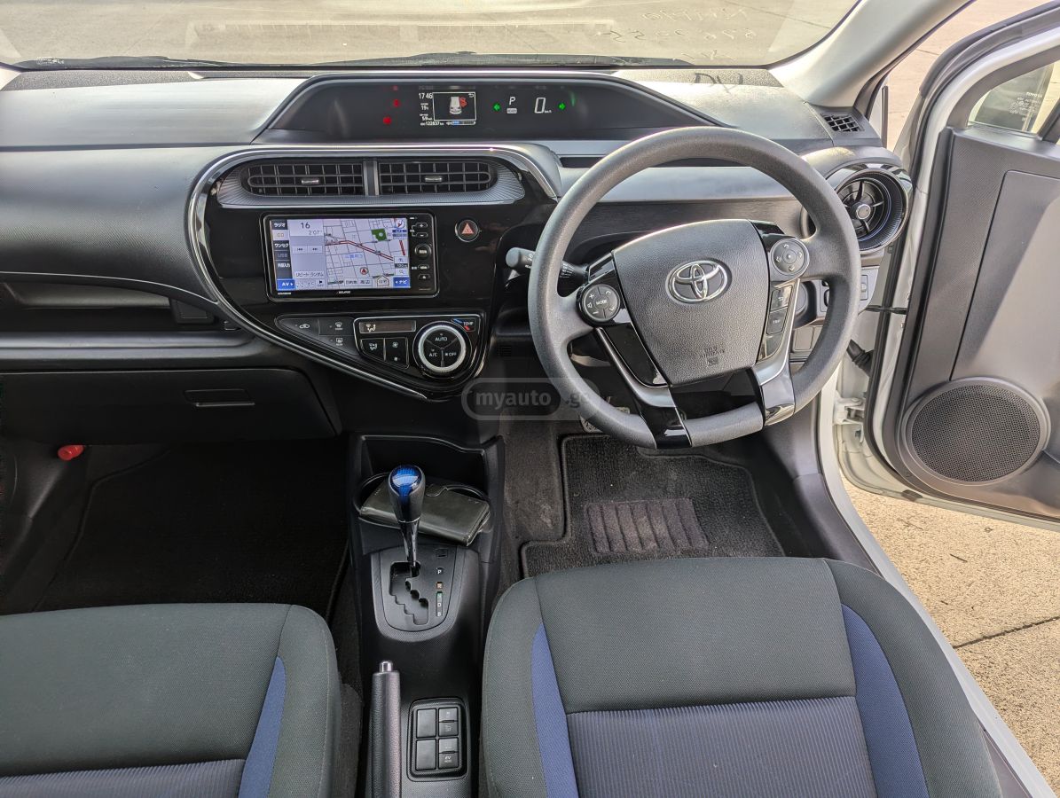 Toyota Aqua - фото 11