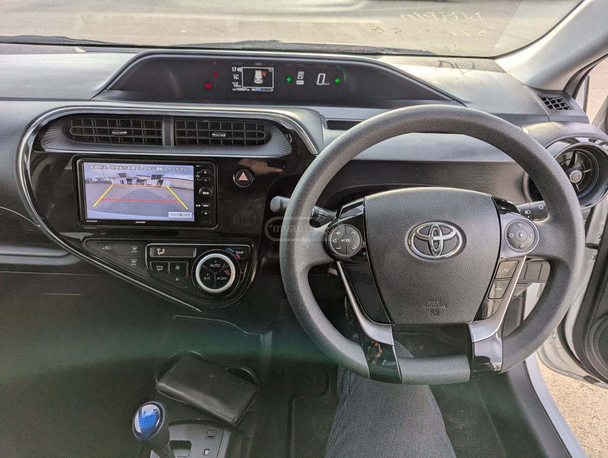 Toyota Aqua - фото 12