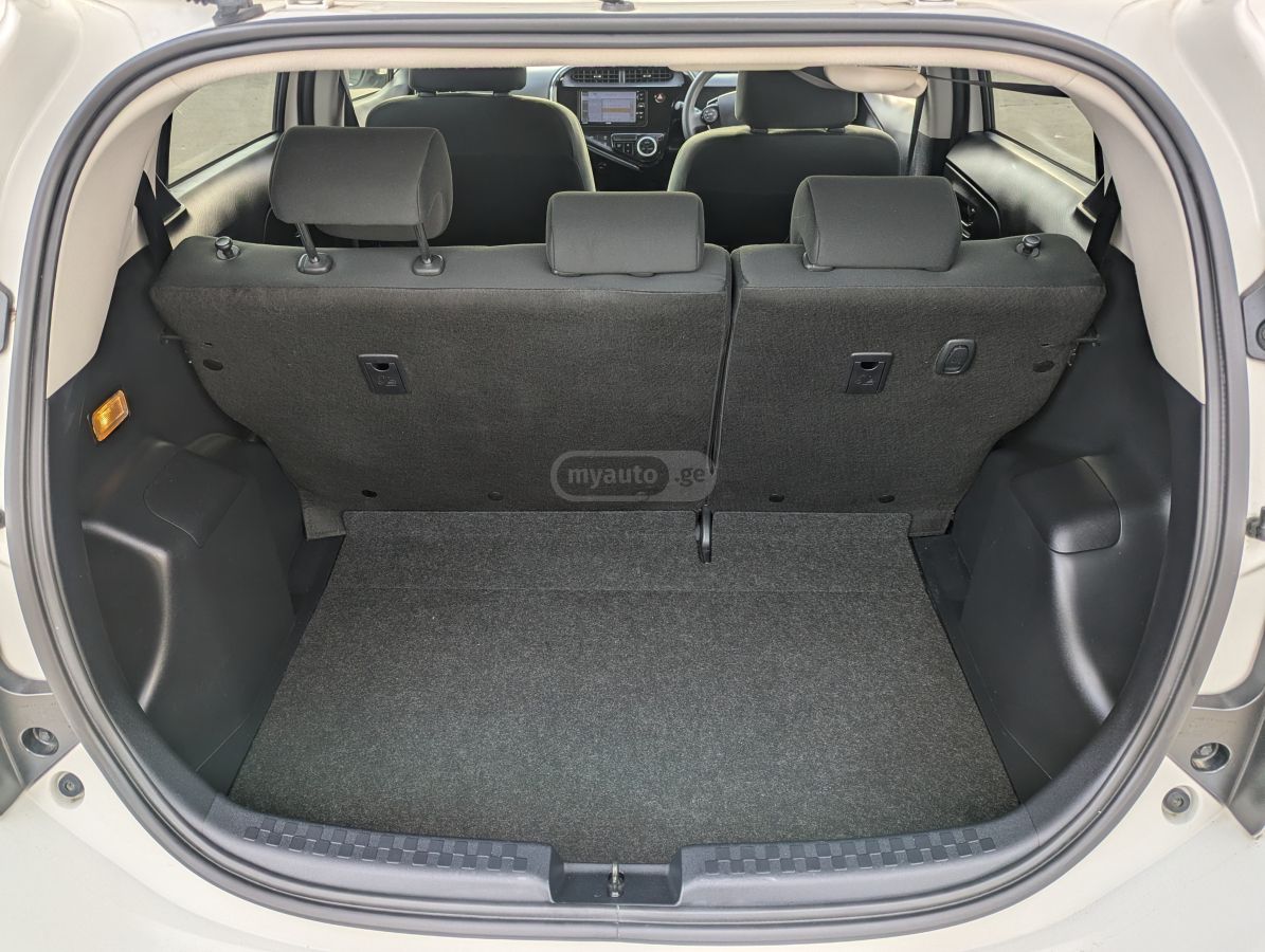 Toyota Aqua - фото 7