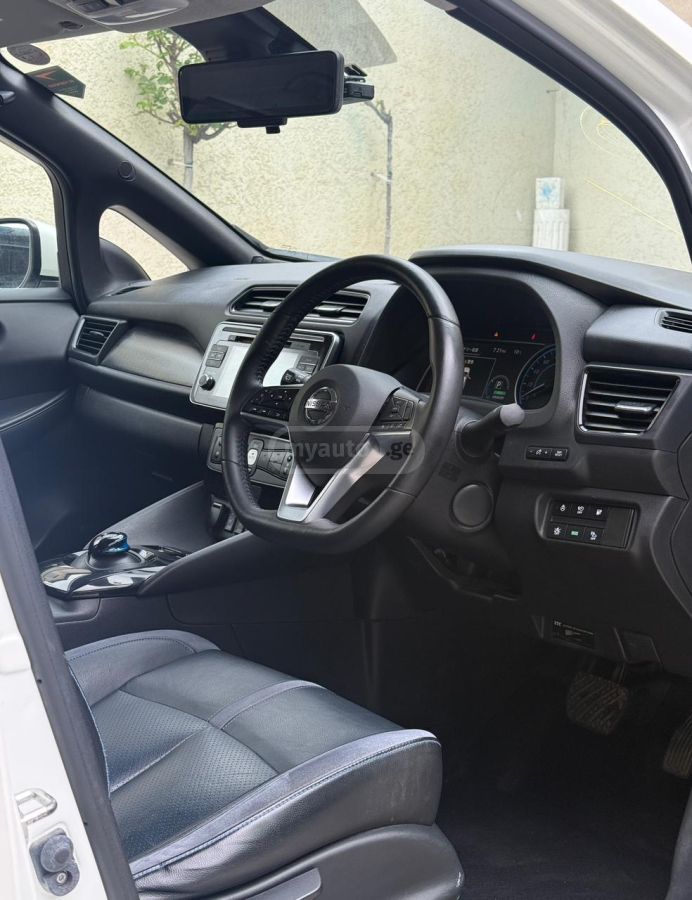 Nissan Leaf - фото 9