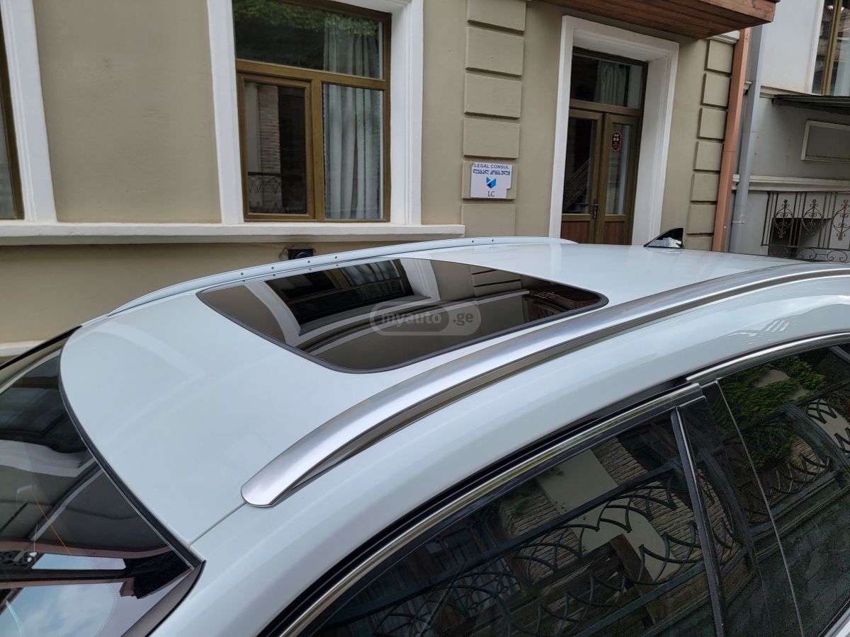 Lexus UX 250 h - фото 5