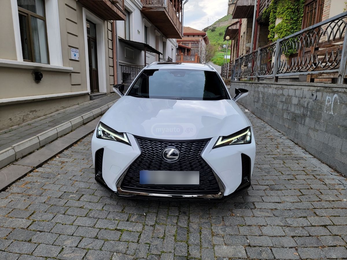 Lexus UX 250 h - фото 7
