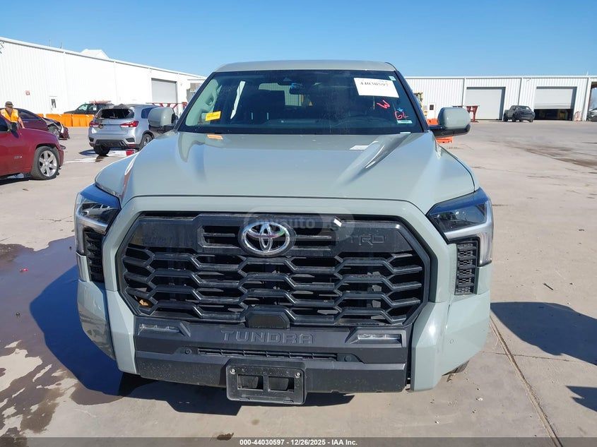 Toyota Tundra - фото 10