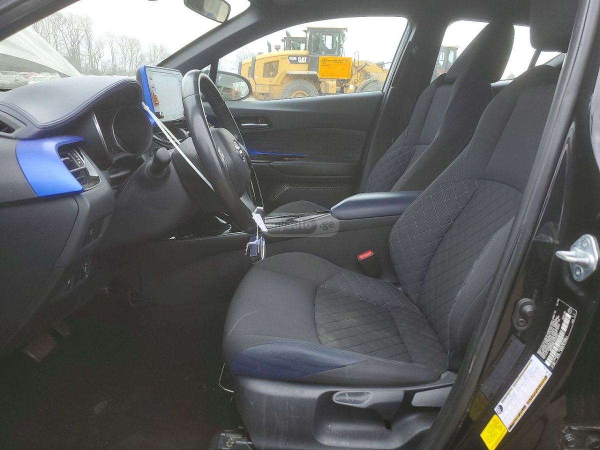 Toyota CHR - фото 7