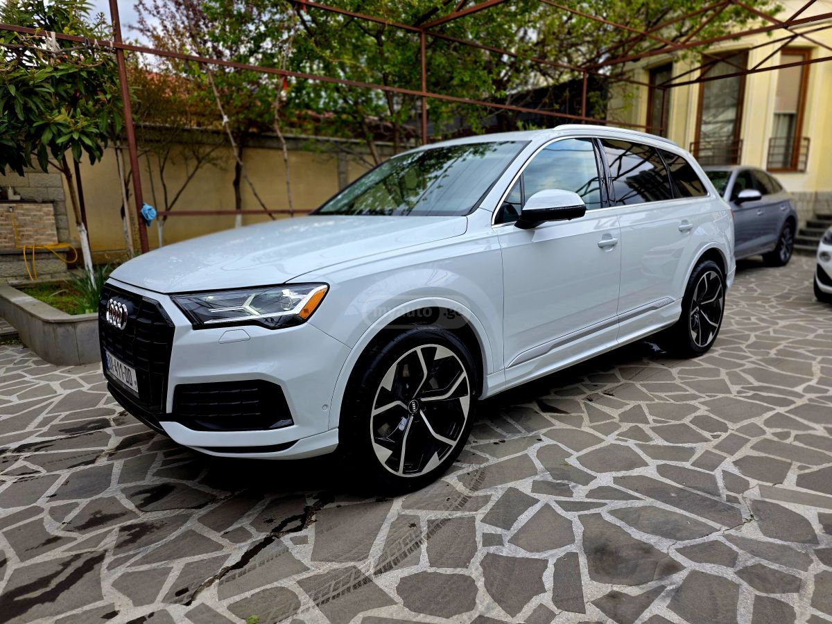 Audi Q7 - фото 2